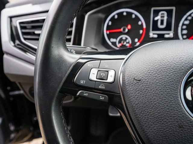 Volkswagen Polo 1.0 TSI DSG Highline