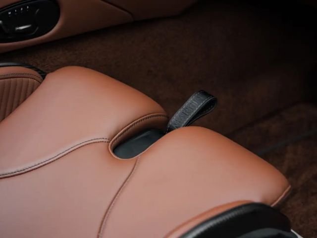 Aston Martin DBS 770 Ultimate Volante 1 OF 199/CARBON/BUCKET