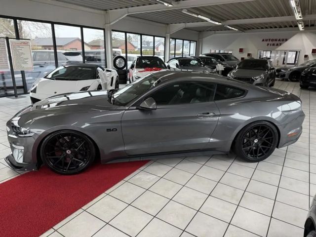 Ford Mustang Fastback GT 5.0 V8