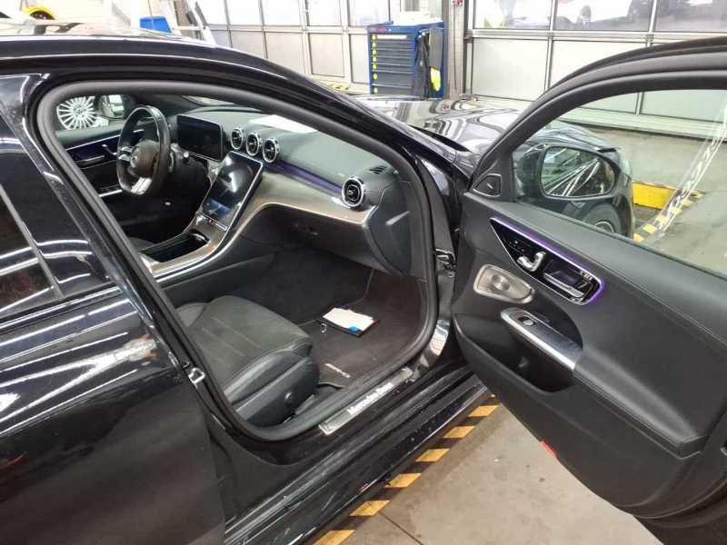 Mercedes-Benz C 200 AMG Line Sedan