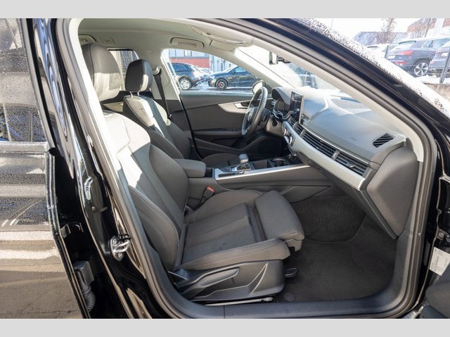 Audi A4 40 TFSI Avant S-Tronic