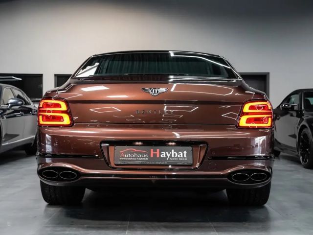 Bentley Flying Spur V8