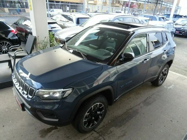 Jeep Compass 1,3 T4 4xePlugin Autom,360°,AHK,Panorama