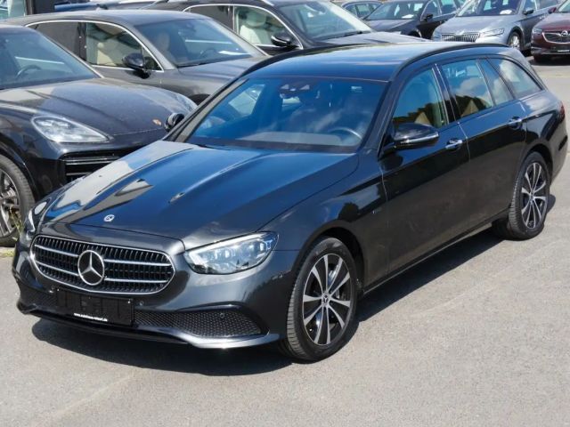 Mercedes-Benz E 300 AVANTGARDE E 300 de