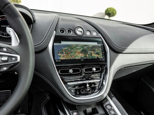 Aston Martin DBX Magnetic Silver