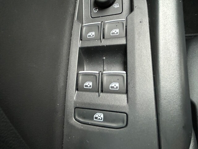 Volkswagen T-Cross "GOAL" 1.0 l TSI LED AHK PDC SHZ RFK GRA