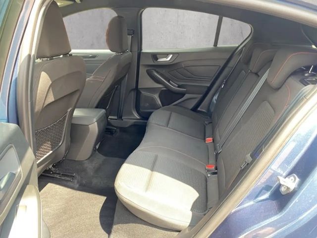 Ford Focus EcoBoost ST Line