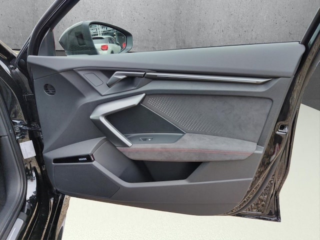 Audi RS3 Quattro S-Tronic Sedan