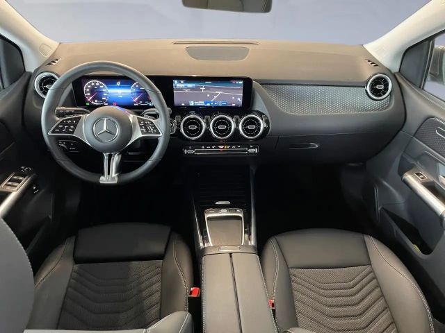 Mercedes-Benz B 200 Progressive Sedan