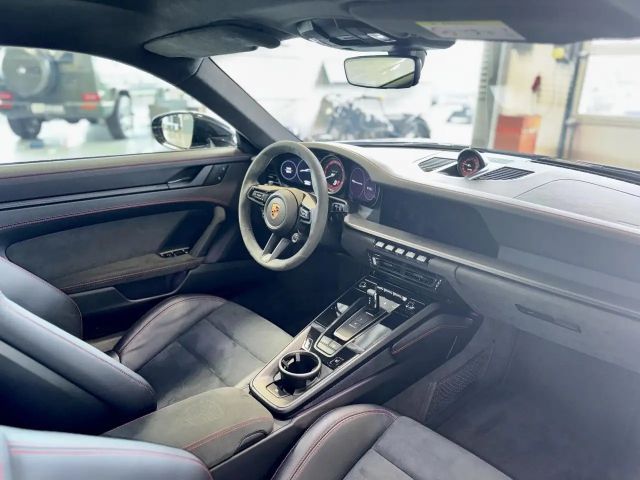 Porsche 992 Carrera Coupé GTS