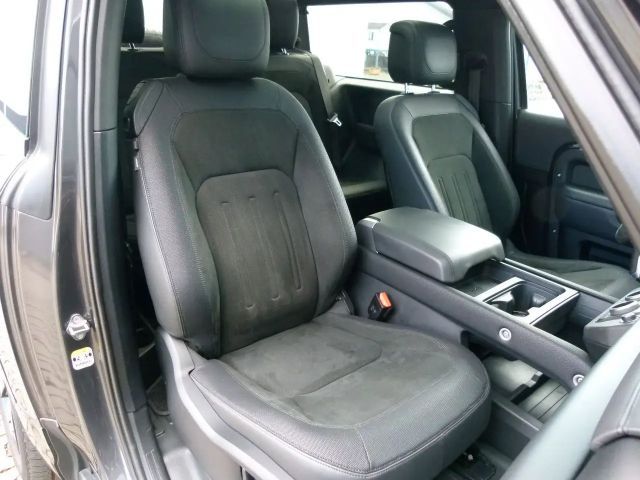 Land Rover Defender 90