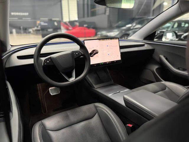 Tesla Model 3 RWD
