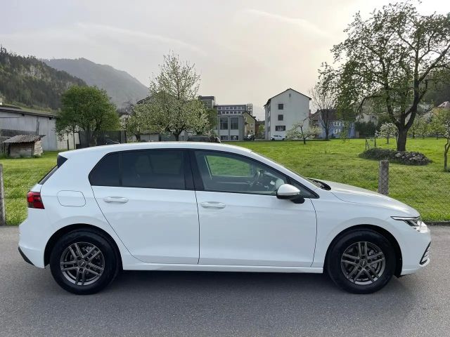 Volkswagen Golf Basis Benzin *WERKSGARANTIE *APPLE CAR *SZH