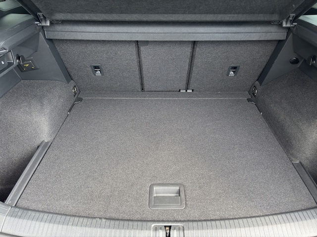 Volkswagen Tiguan Tiguan R-Line 2.0 l TDI SCR DSG AHK, Navi, Blac...