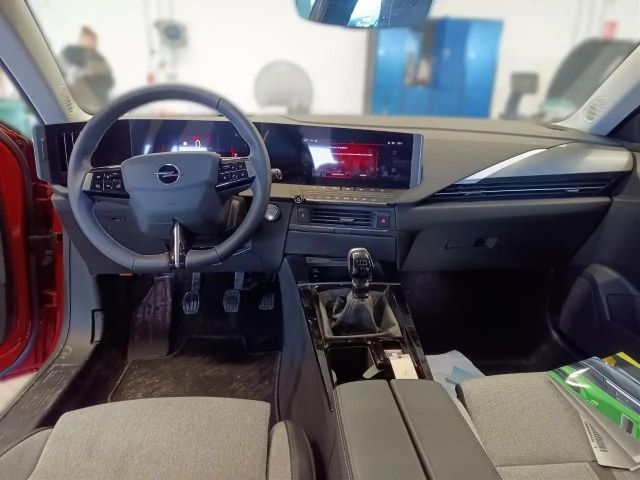 Opel Astra 1.2 Turbo Elegance