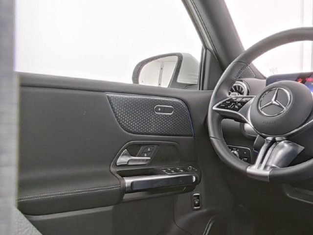 Mercedes-Benz EQB 300 4MATIC