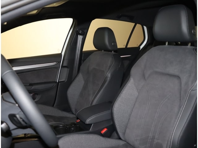 Volkswagen Golf 1.5 eTSI DSG Golf VIII