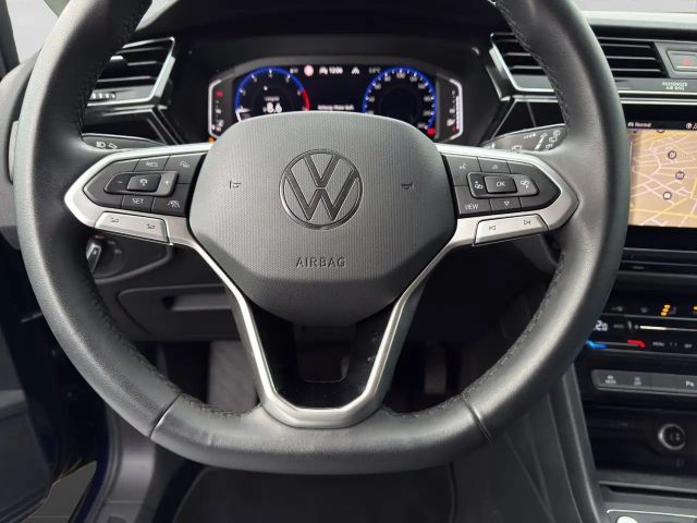 Volkswagen Touran 1.5 TSI DSG R-Line