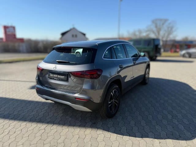 Mercedes-Benz GLA 200 Advanced AHK/LED/eleHeck/Tot/Kamera/MBUX