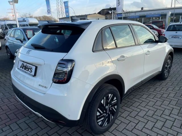 Fiat 600e +CARPLAY+KAMERA+TOTWINKEL+SITZH+KEYLESS+KLIMAAUTO+