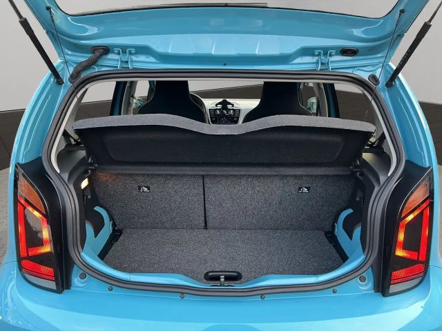 Volkswagen up! Active