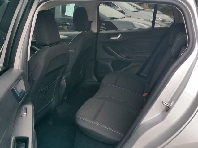 Ford Focus Titanium Wagon