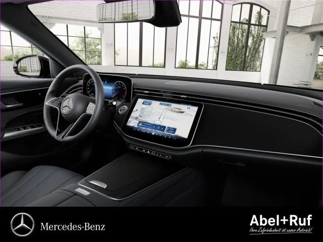 Mercedes-Benz E 200 AVANTGARDE Sedan