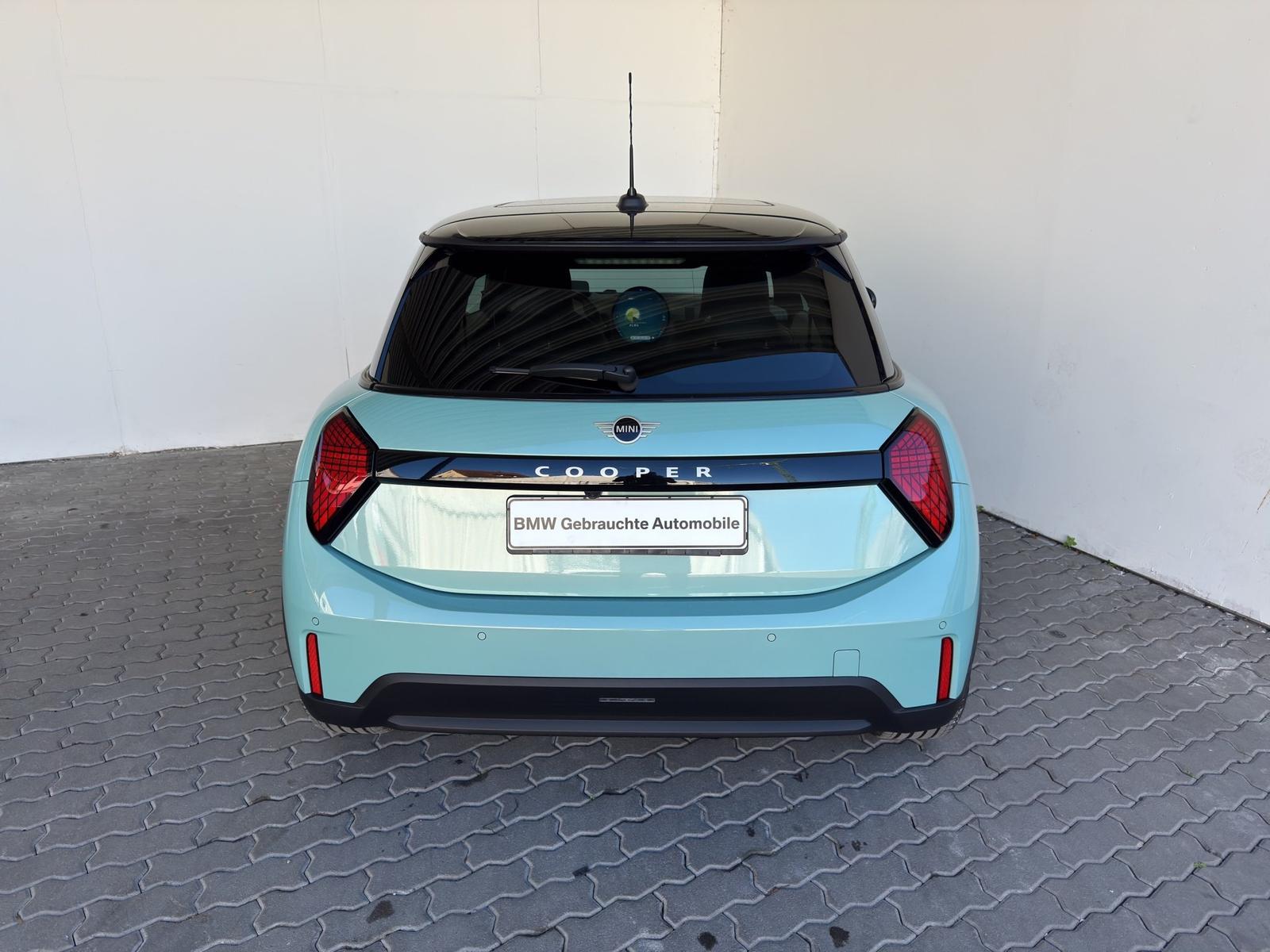 MINI Cooper 3-deurs Favoured