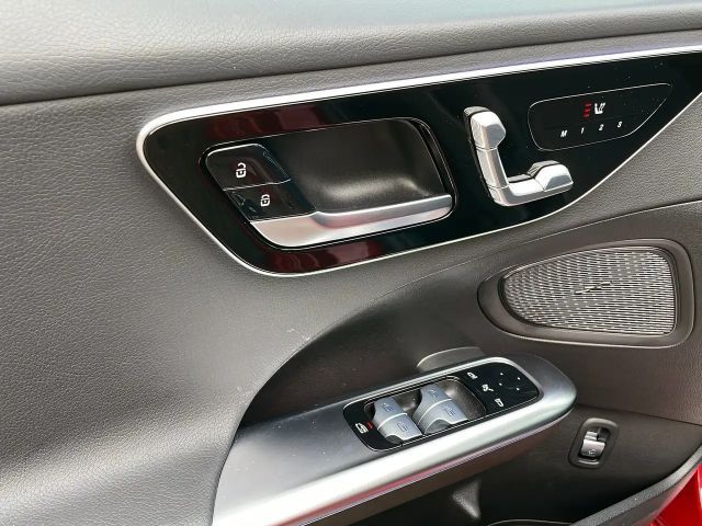 Mercedes-Benz C 200 AVANTGARDE Sedan