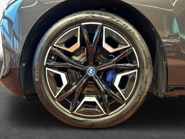 BMW iX xDrive40