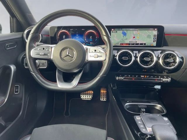 Mercedes-Benz A 250 A 250 e AMG Line