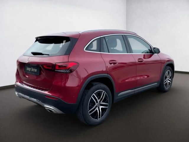 Mercedes-Benz GLA 180 Progressive