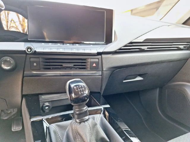 Opel Astra 1.2 Turbo Enjoy Turbo