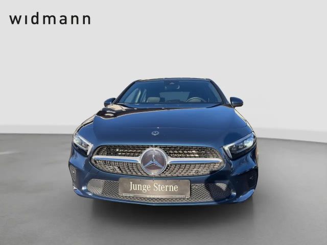 Mercedes-Benz A 180 **Multibeam*360°Kamera*Panorama*Navi*PTS**