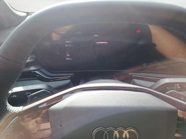 Audi A6 Avant Quattro S-Tronic