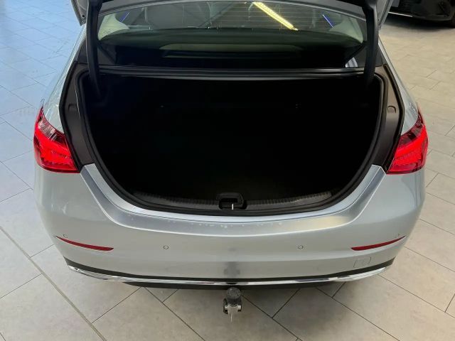 Mercedes-Benz C 180 AVANTGARDE Sedan