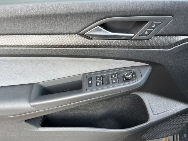 Volkswagen Golf 1.5 TSI Golf VIII R-Line