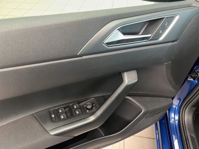 Volkswagen Taigo 1.0 TSI R-Line