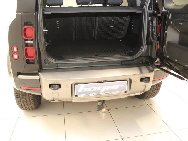 Land Rover Defender 110 D300 Dynamic SE