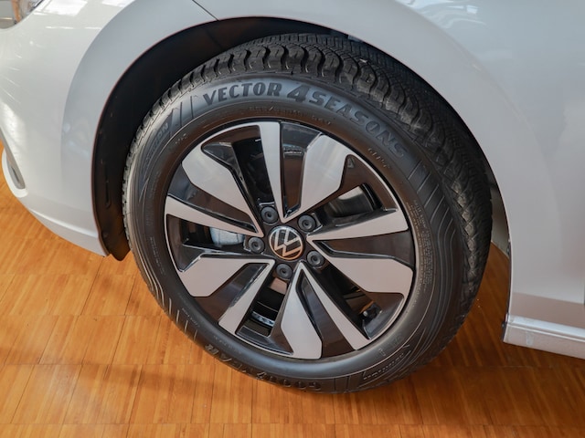 Volkswagen Golf 1.0 TSI Golf VIII Move