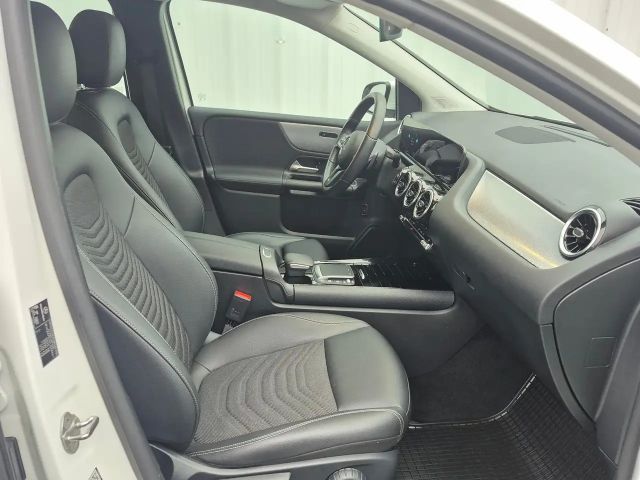 Mercedes-Benz B 180 B 180 d