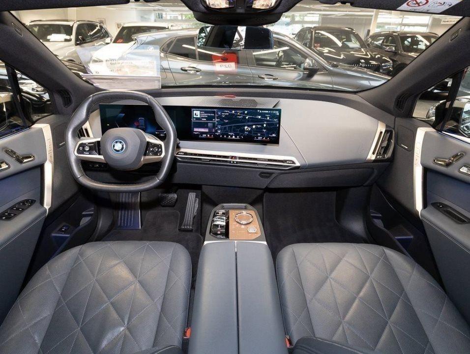 BMW iX xDrive40