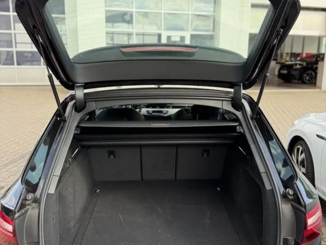 Audi A4 35 TDI Avant S-Line S-Tronic Sedan