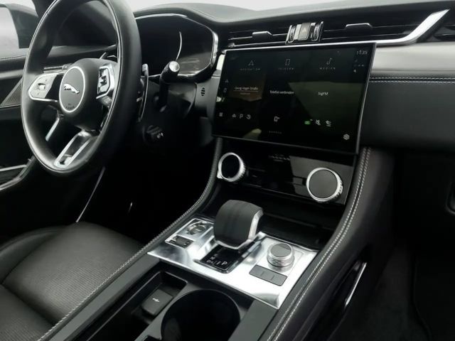 Jaguar F-Pace AWD D300 R-Dynamic