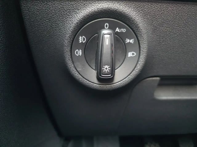 Skoda Karoq 1,0TSI 115PS Navi/LED/ACC/Kamera/Winterp.    **