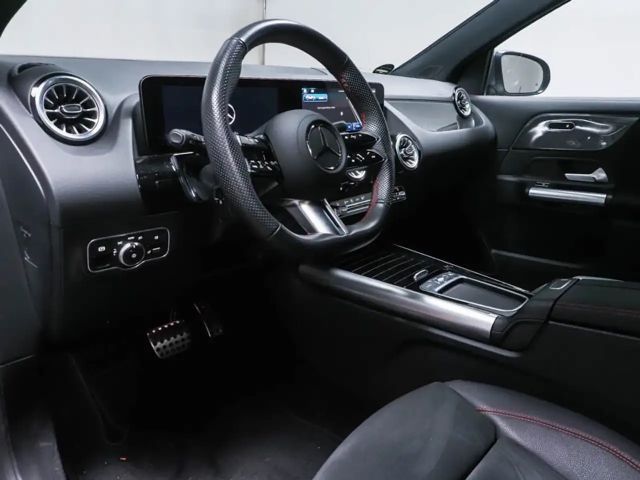 Mercedes-Benz GLA 200 AMG Line Premium