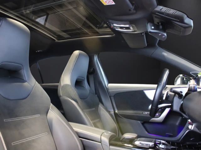 Mercedes-Benz A 220 4MATIC A 220 d AMG Line