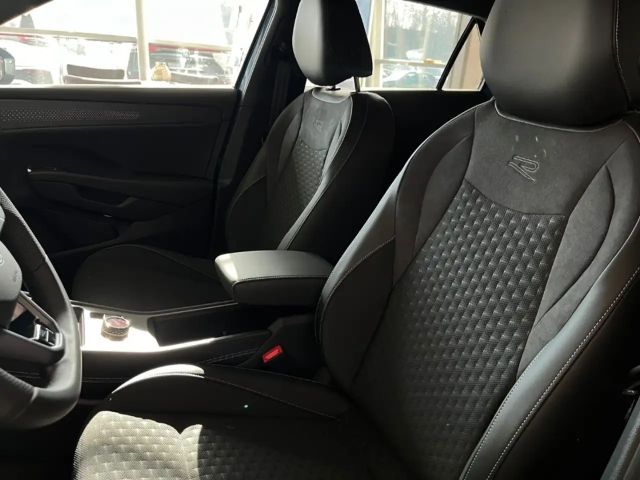 Volkswagen T-Roc 1.5 eTSI DSG R-Line