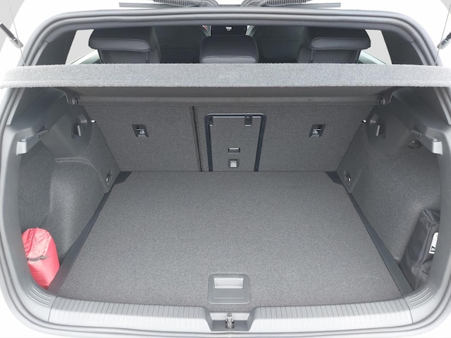 Volkswagen Golf 1.5 eTSI DSG R-Line