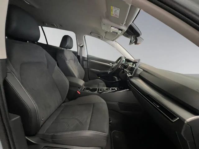 Volkswagen Golf Style Variant